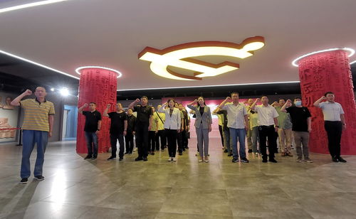 市發(fā)改委開展“傳承紅色基因 汲取奮進力量”主題黨日活動——組織全體黨員干部參觀曲靖紅色文化展覽館